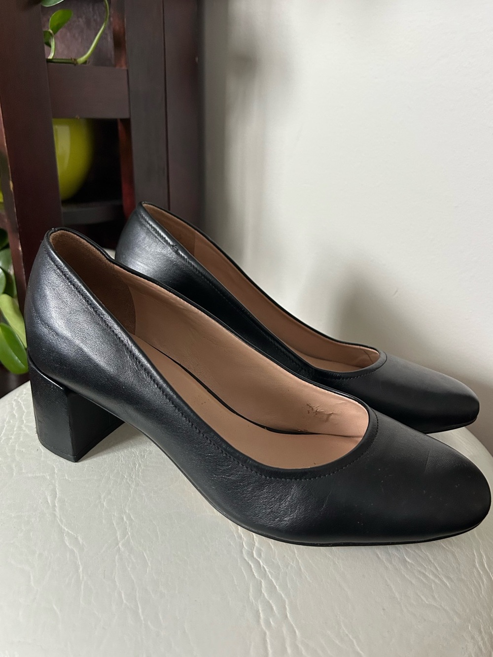 Naturalizer Black Pumps